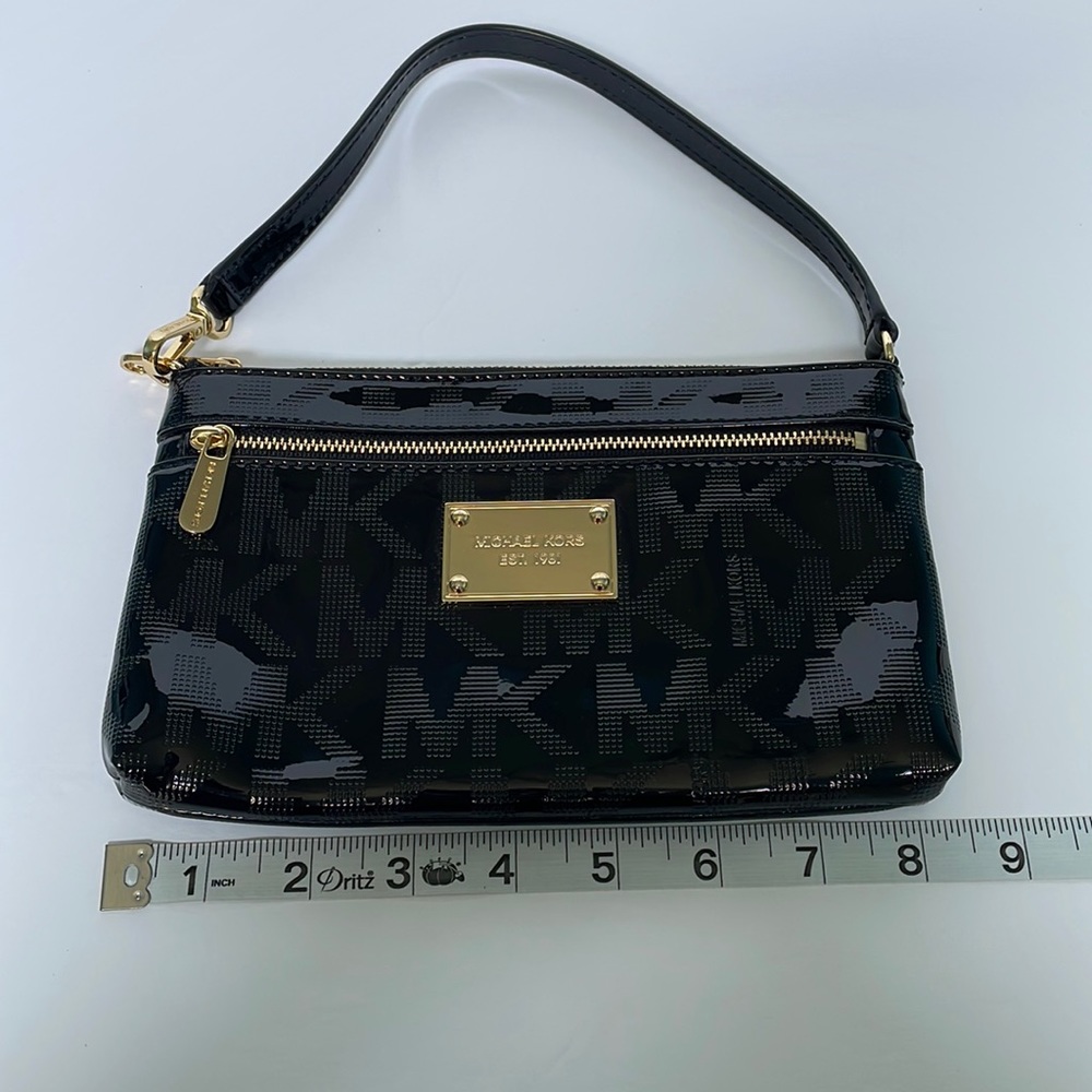 Michael Kors wristlet